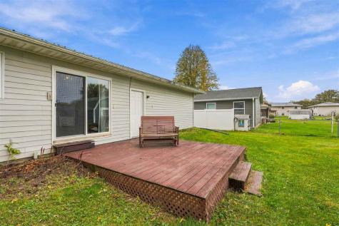 1109 E Place Kalona IA 52247