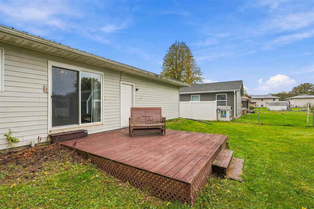 1109 E Place Kalona IA 52247