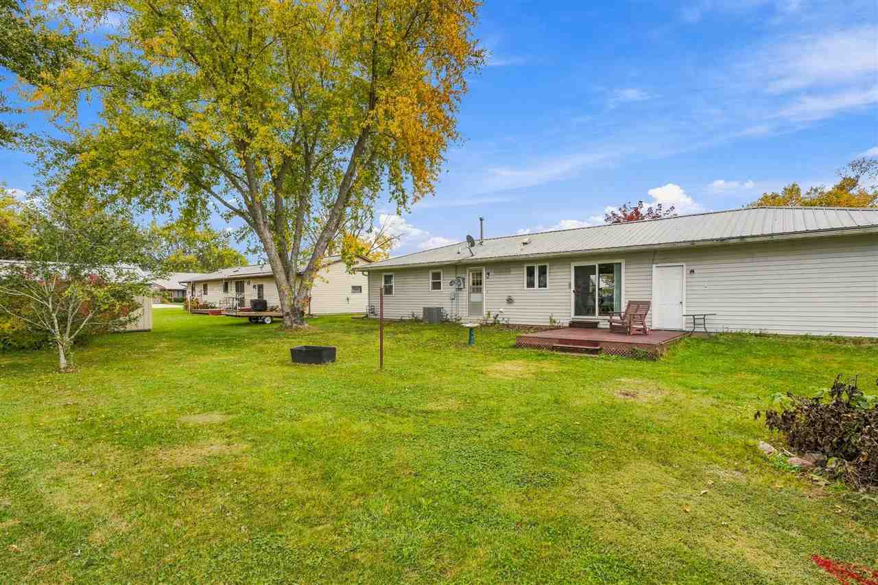 1109 E Place Kalona IA 52247