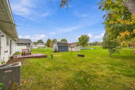 1109 E Place Kalona IA 52247