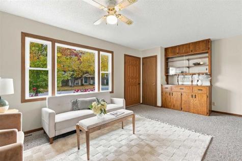 1109 E Place Kalona IA 52247