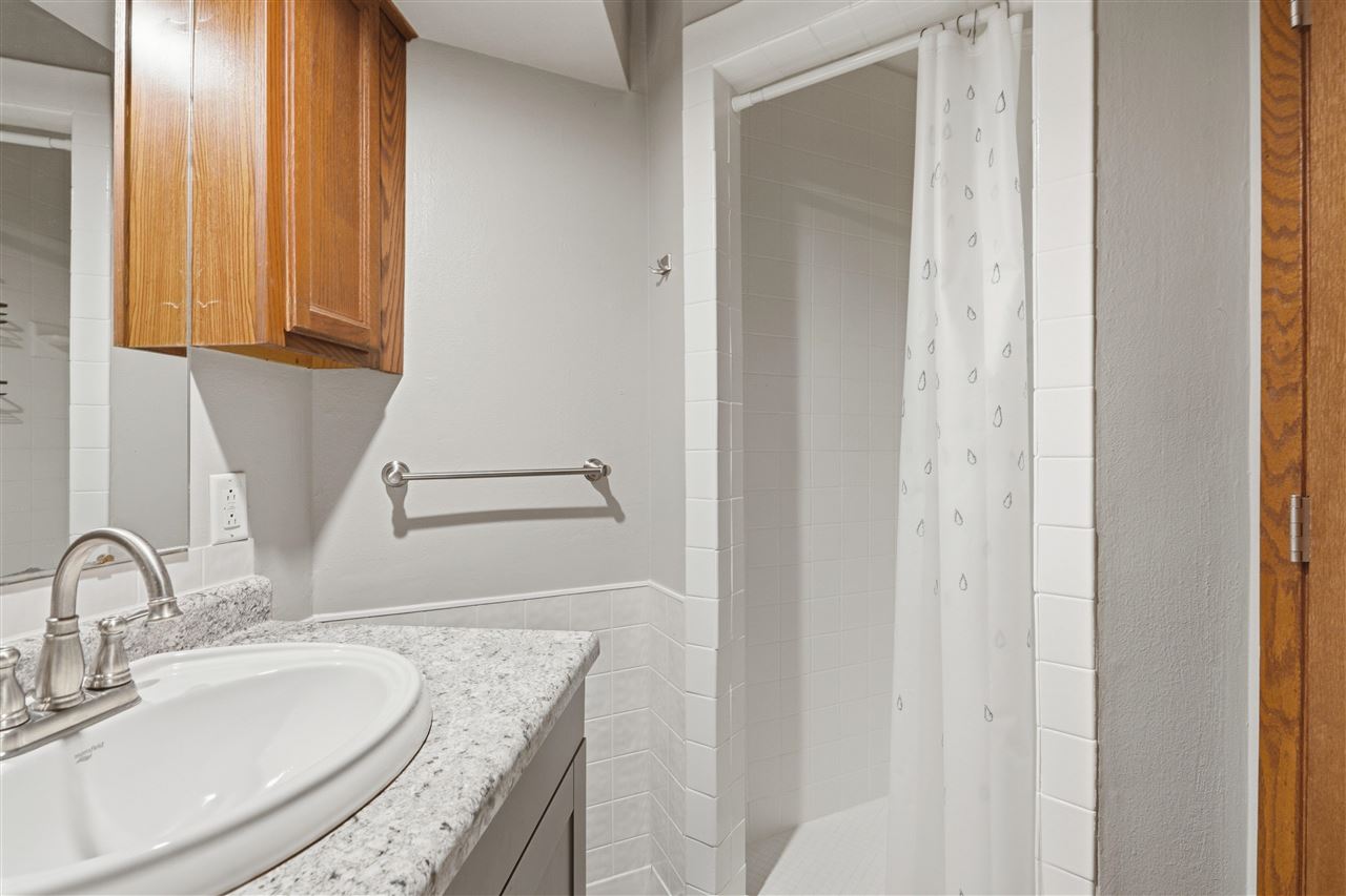 1442 Valley View Drive Coralville IA 52241