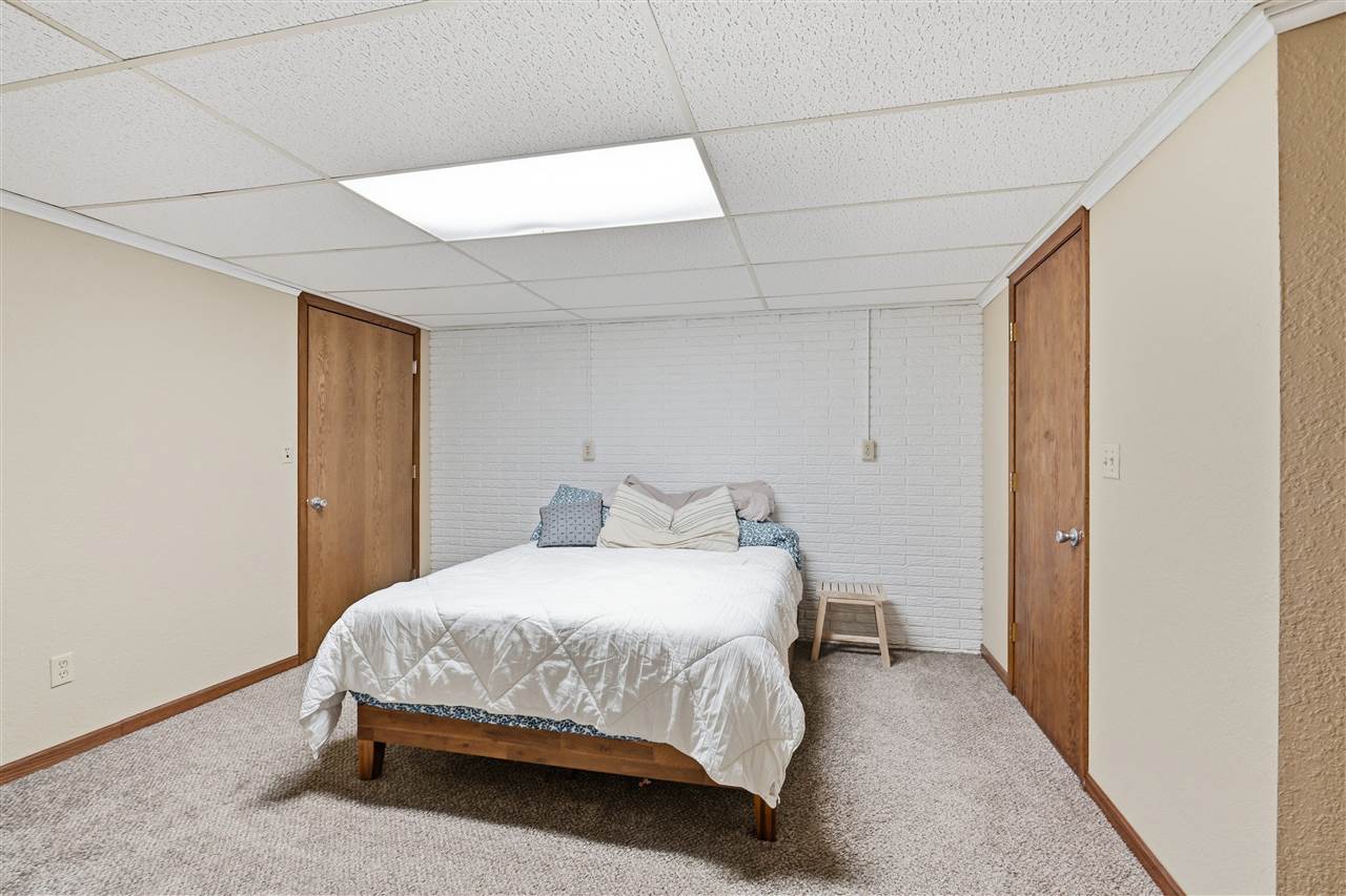 1442 Valley View Drive Coralville IA 52241