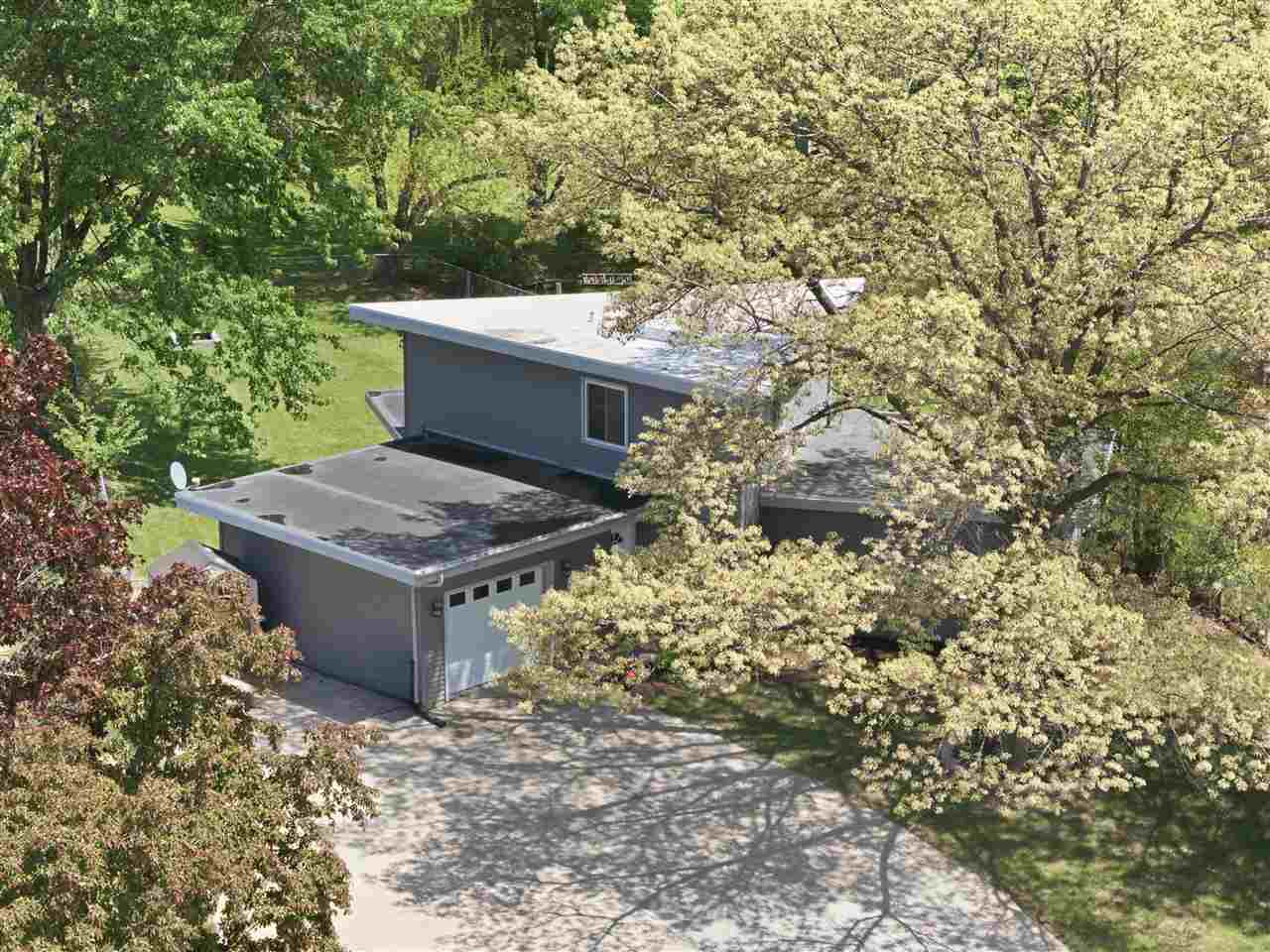 1442 Valley View Drive Coralville IA 52241