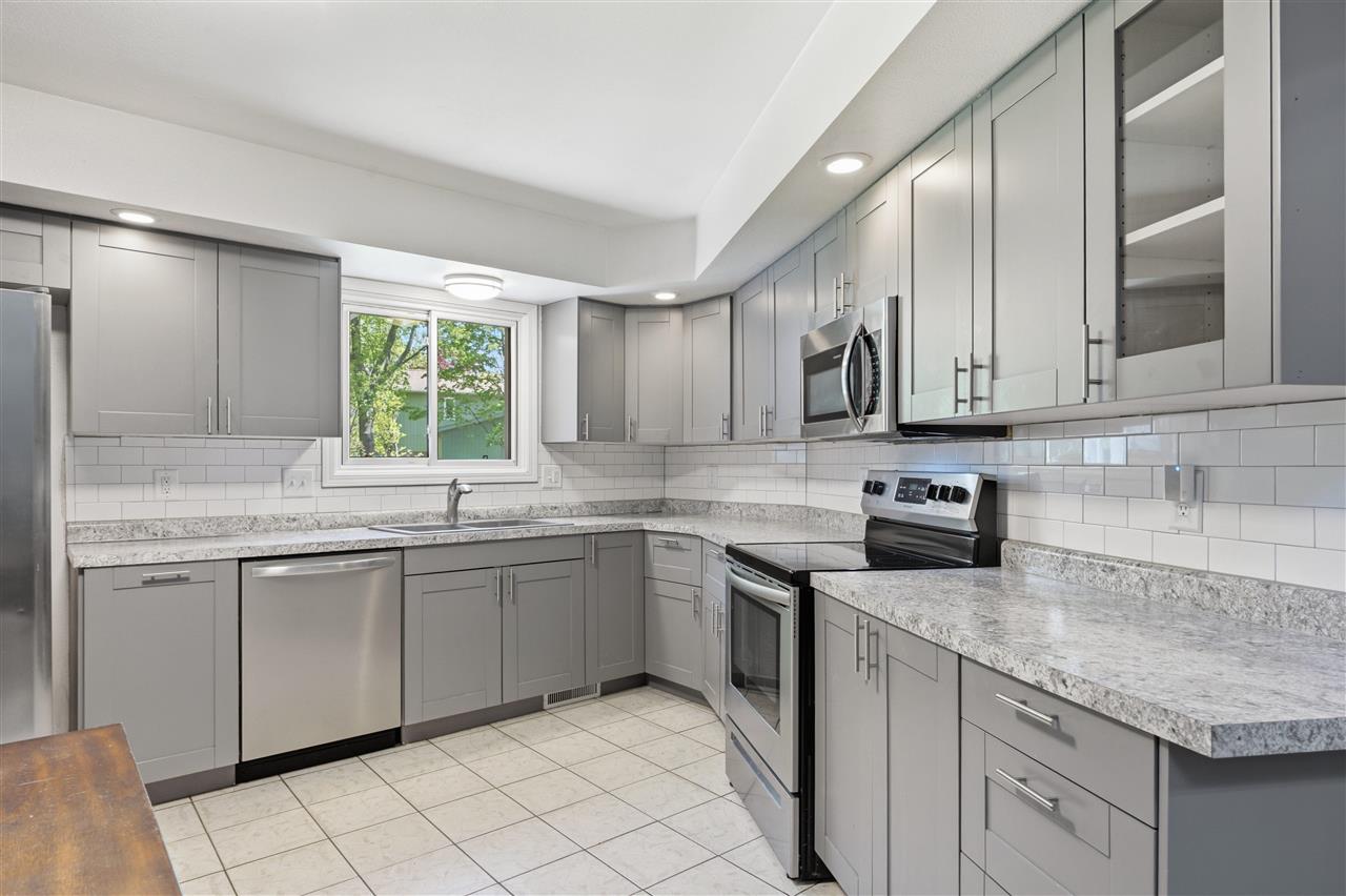 1442 Valley View Drive Coralville IA 52241