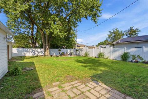 815 N 8th Avenue Washington IA 52353
