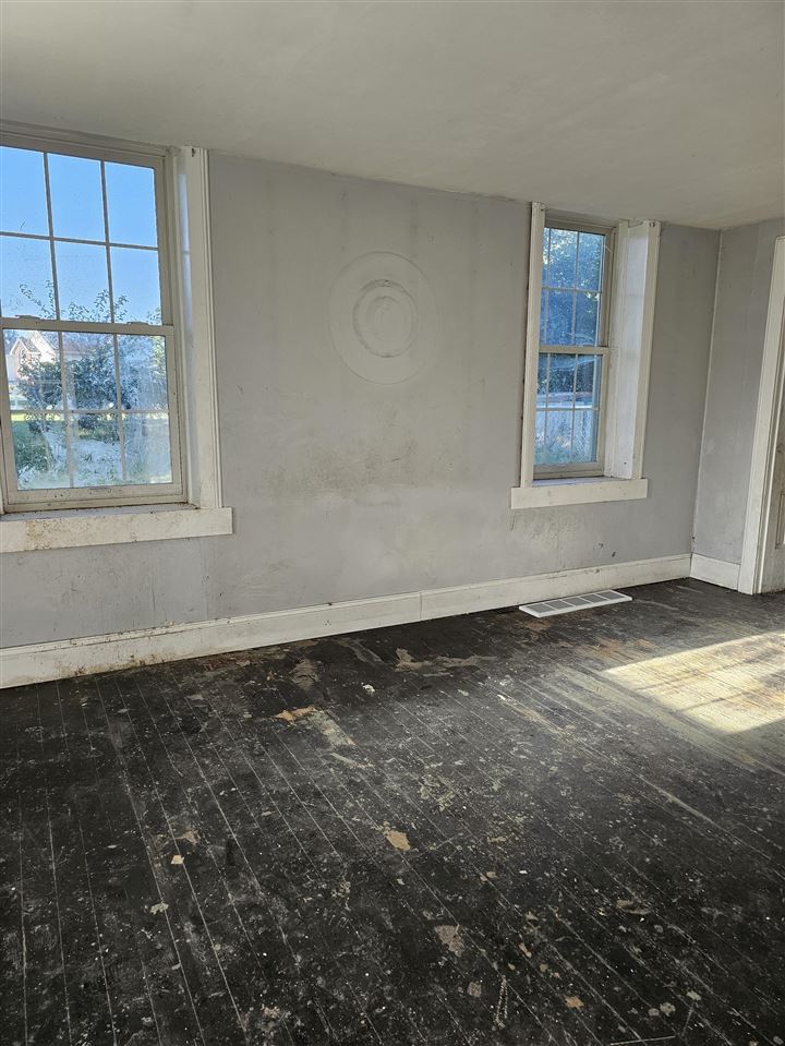 103 N Oak Street Anamosa IA 52205