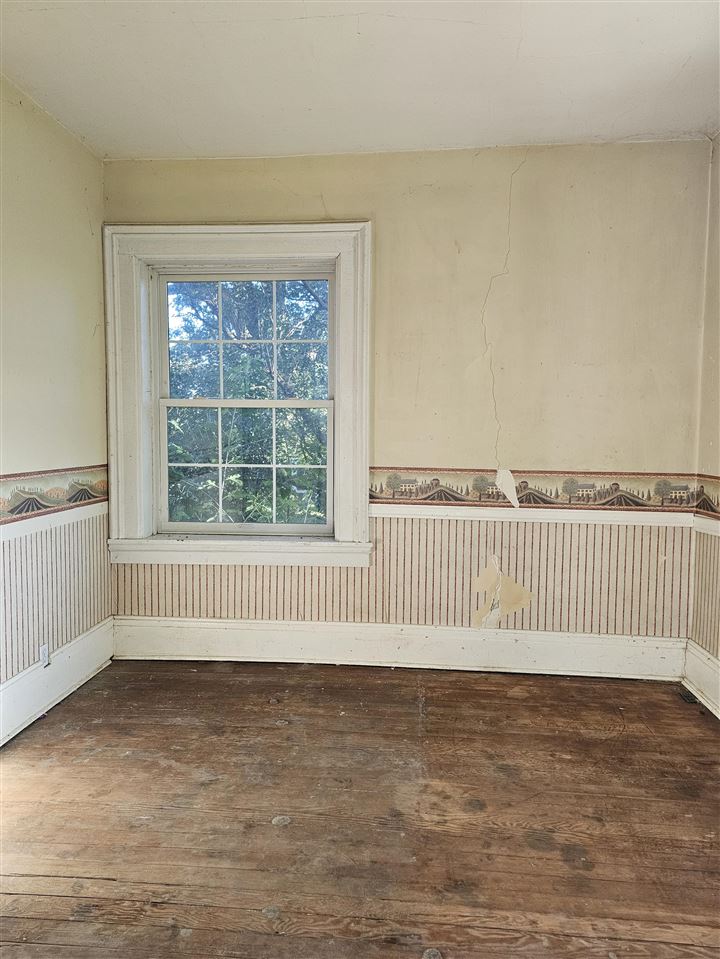 103 N Oak Street Anamosa IA 52205