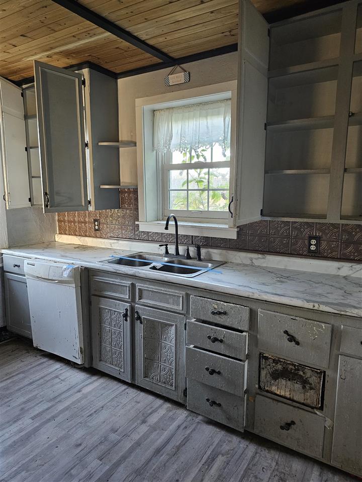 103 N Oak Street Anamosa IA 52205