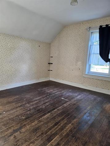 103 N Oak Street Anamosa IA 52205