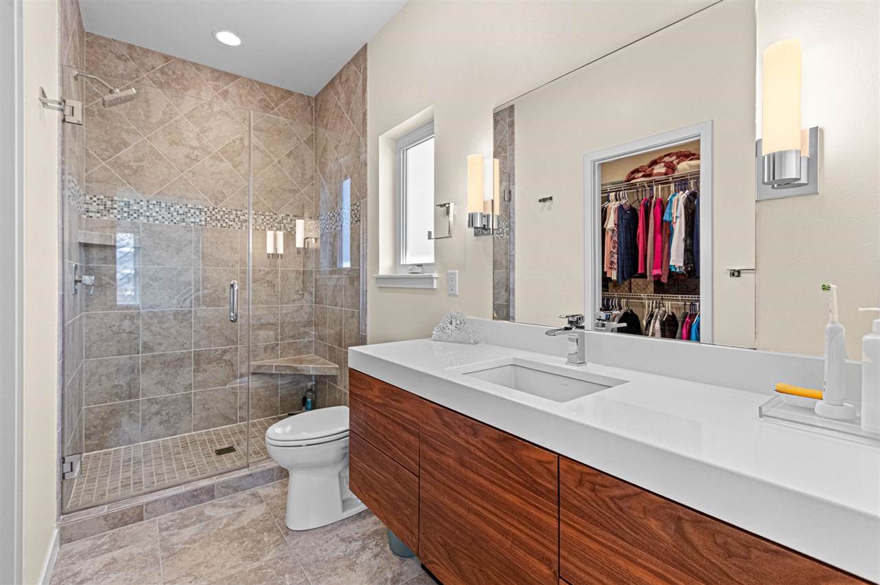 1122 Eagle Place Iowa City IA 52246