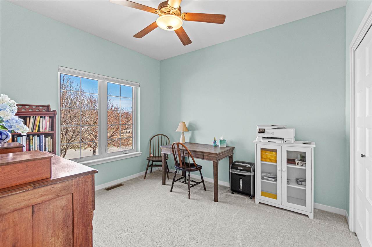 1122 Eagle Place Iowa City IA 52246