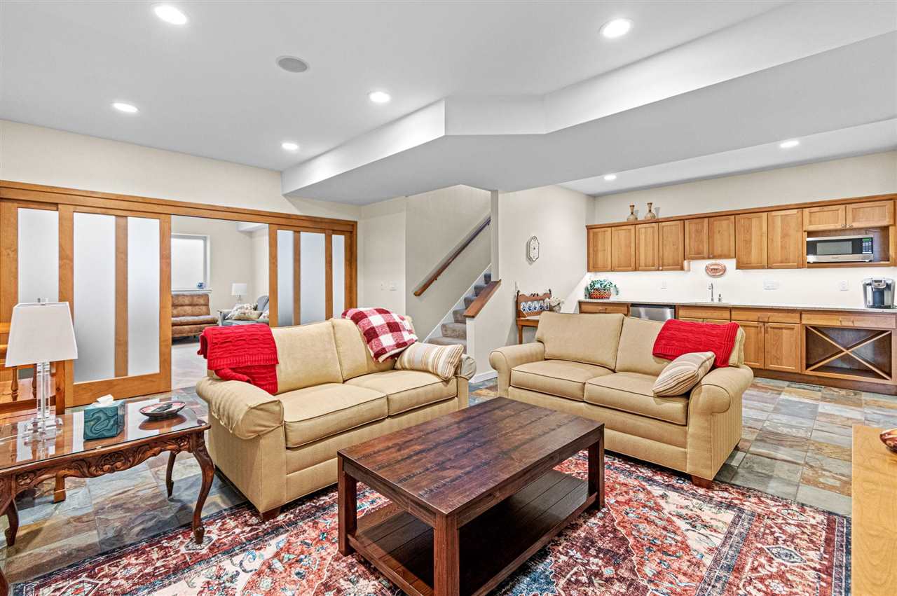 1122 Eagle Place Iowa City IA 52246