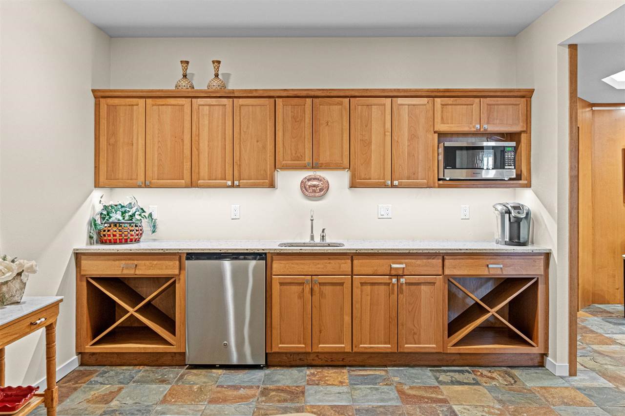 1122 Eagle Place Iowa City IA 52246