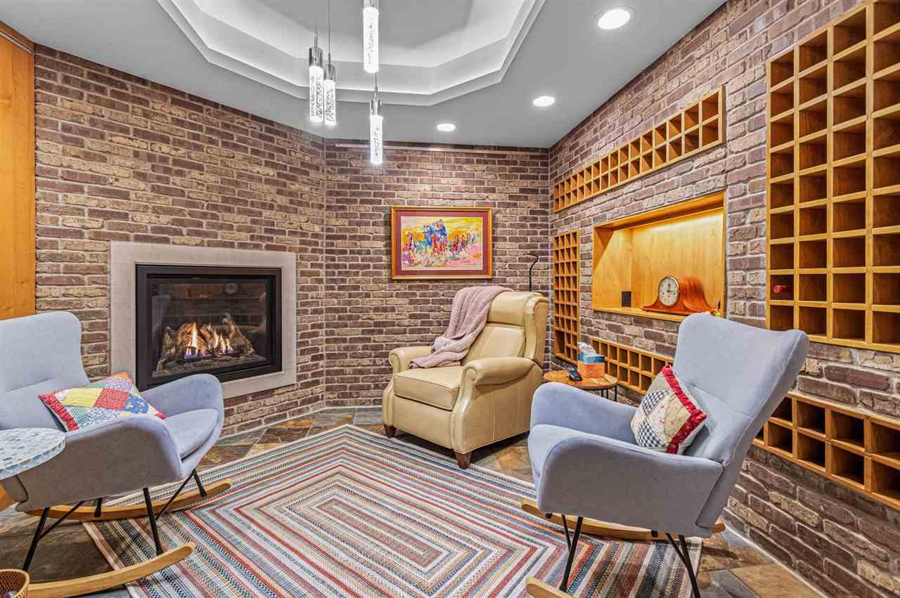 1122 Eagle Place Iowa City IA 52246