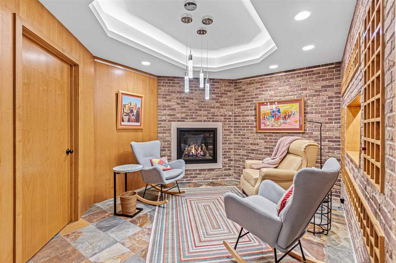 1122 Eagle Place Iowa City IA 52246