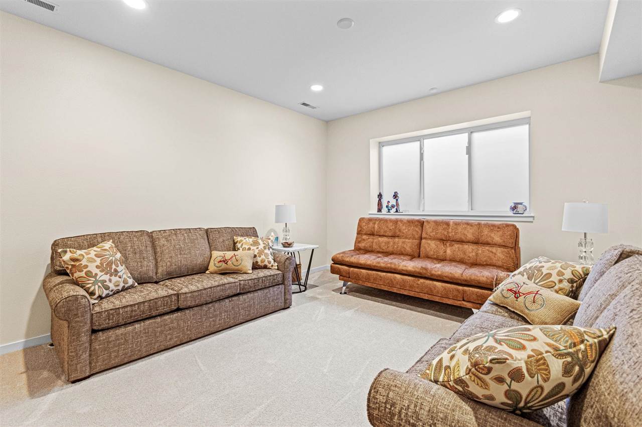 1122 Eagle Place Iowa City IA 52246