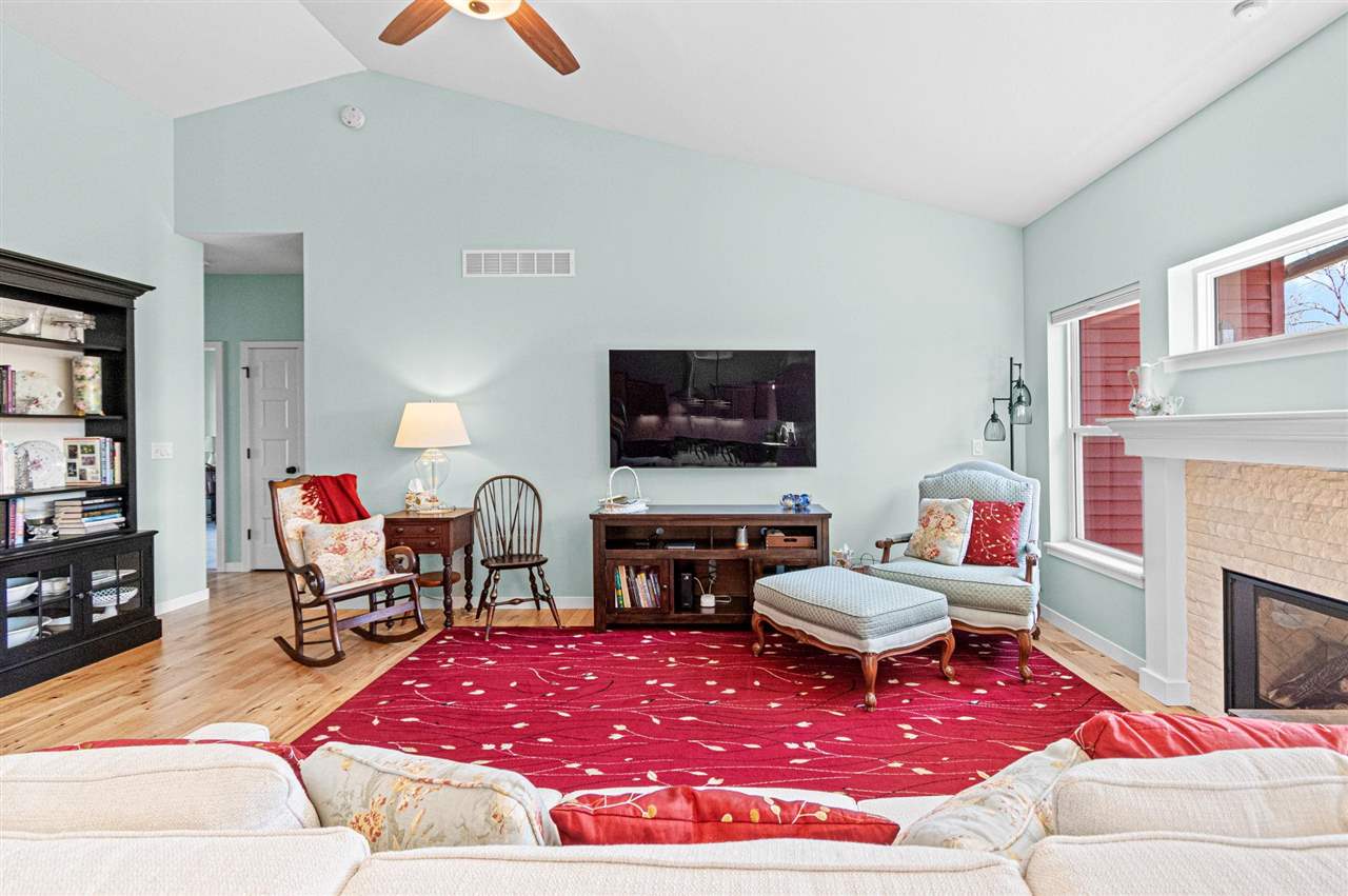1122 Eagle Place Iowa City IA 52246