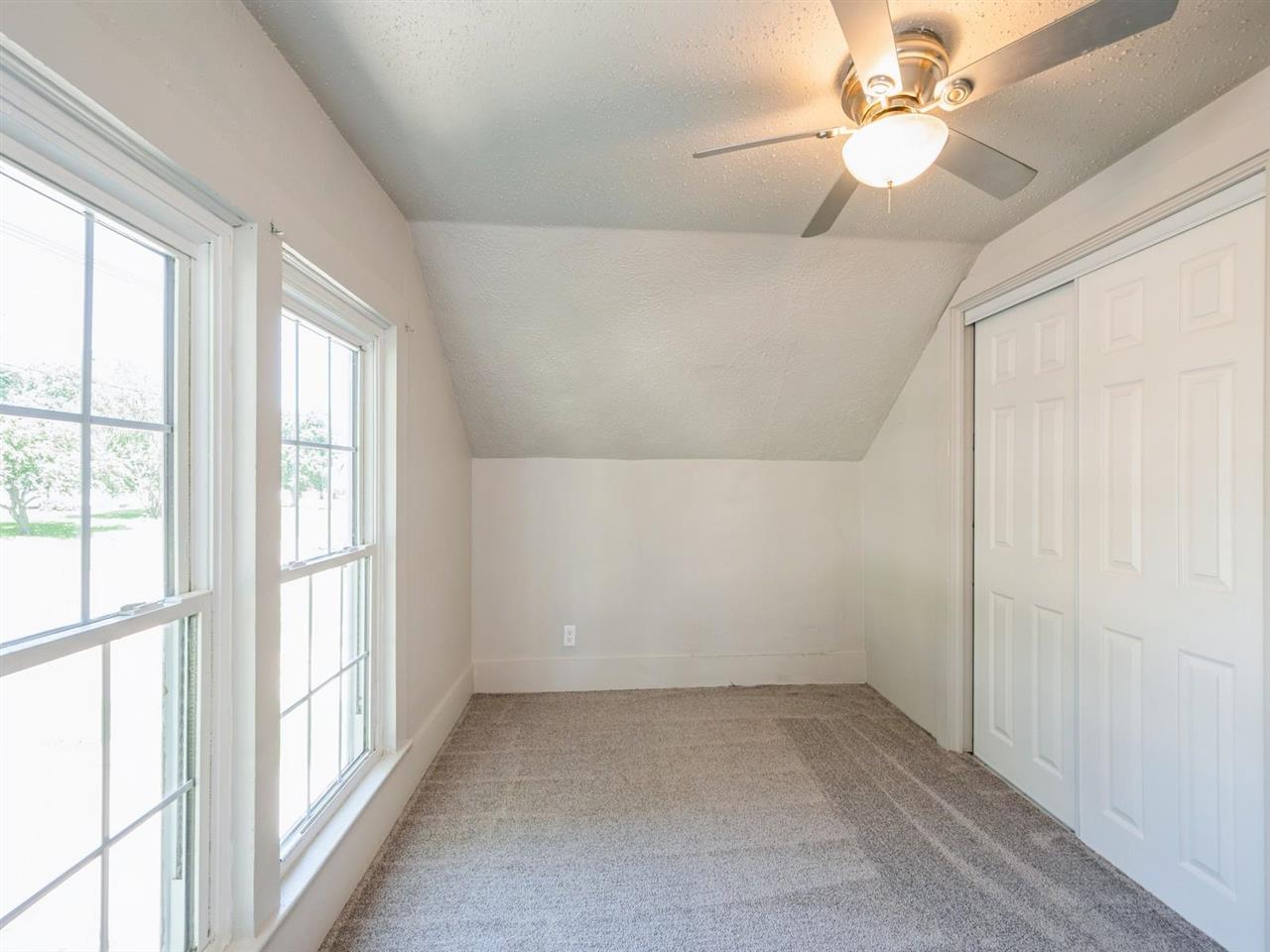 321 S 3rd Street Coggon IA 52218