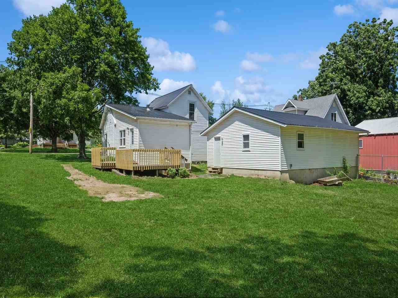 321 S 3rd Street Coggon IA 52218