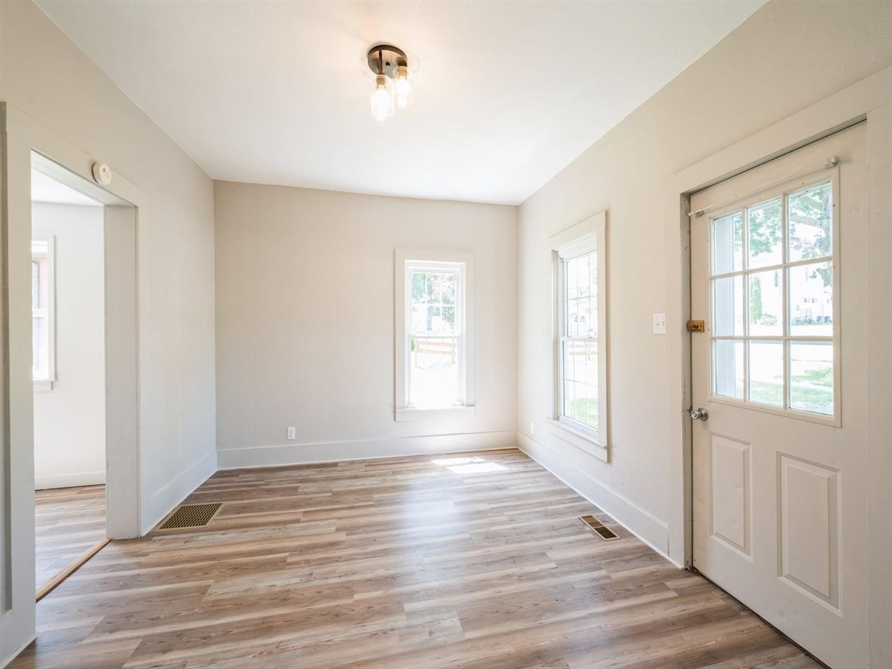 321 S 3rd Street Coggon IA 52218