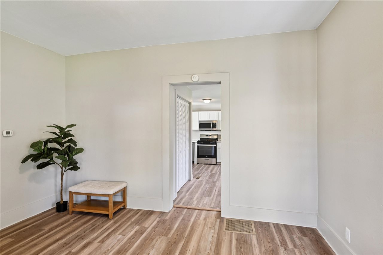 321 S 3rd Street Coggon IA 52218