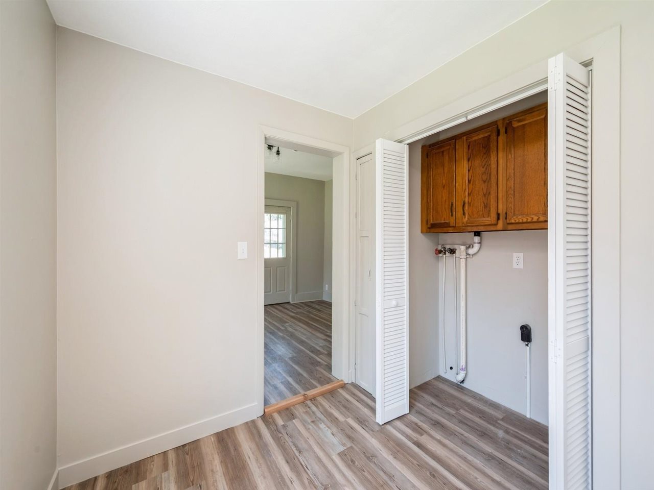 321 S 3rd Street Coggon IA 52218