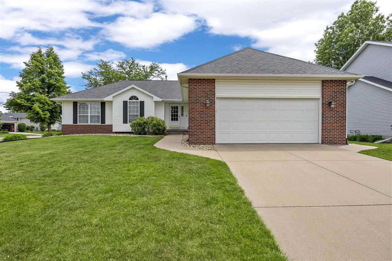 1405 Lyndhurst Drive Hiawatha IA 52233
