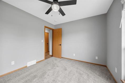 1405 Lyndhurst Drive Hiawatha IA 52233