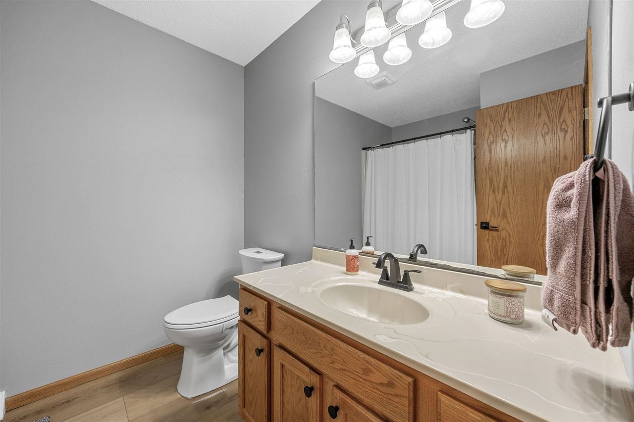 1405 Lyndhurst Drive Hiawatha IA 52233