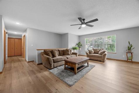 1405 Lyndhurst Drive Hiawatha IA 52233