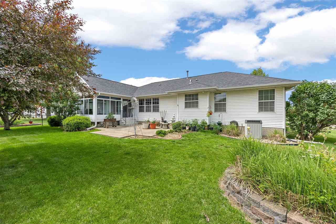 1405 Lyndhurst Drive Hiawatha IA 52233