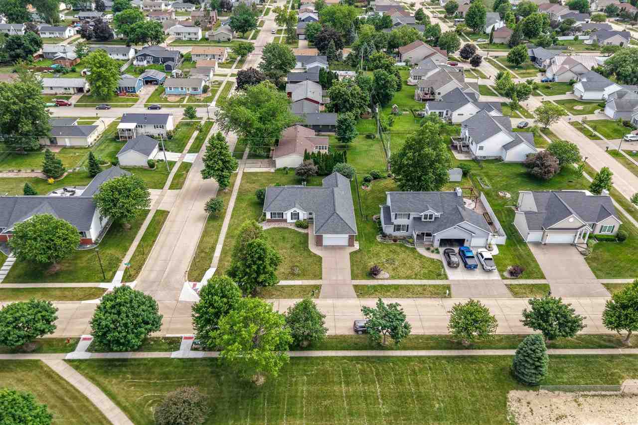 1405 Lyndhurst Drive Hiawatha IA 52233