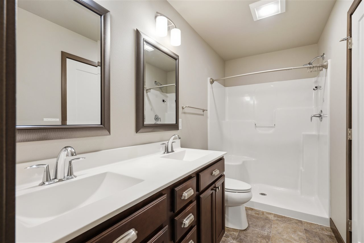 569 Doe Avenue Tiffin IA 52340