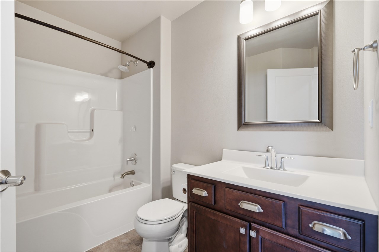 569 Doe Avenue Tiffin IA 52340