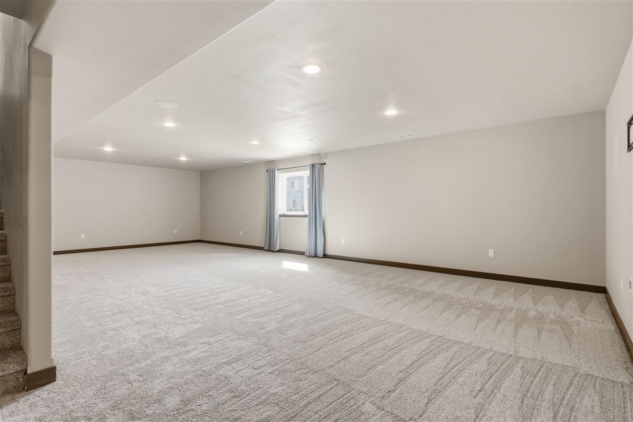 569 Doe Avenue Tiffin IA 52340