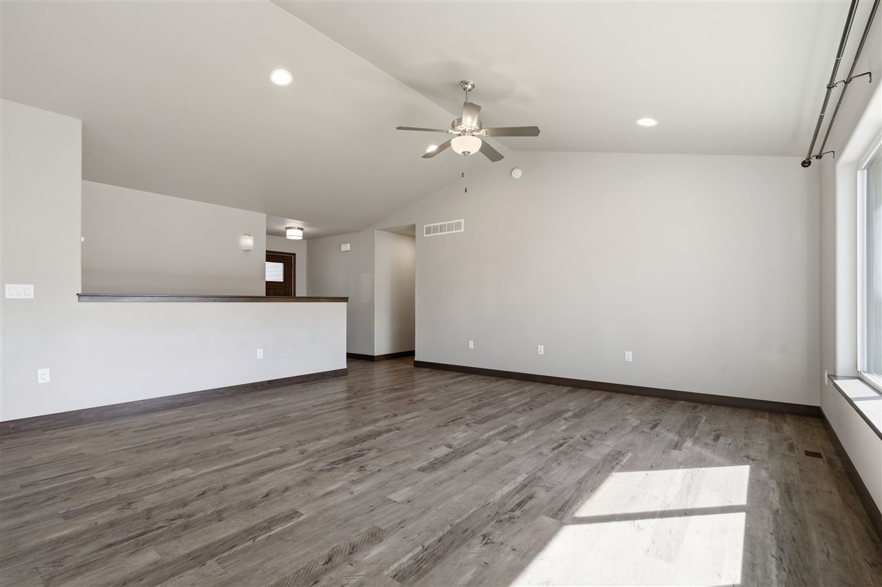 569 Doe Avenue Tiffin IA 52340