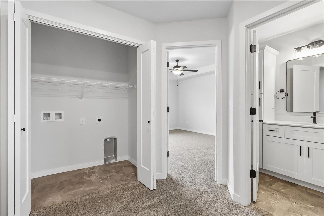 7025 Harlan Eddy Drive SW Cedar Rapids IA 52404