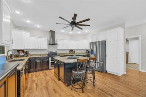 2722 NW Royal Oaks Drive Swisher IA 52338