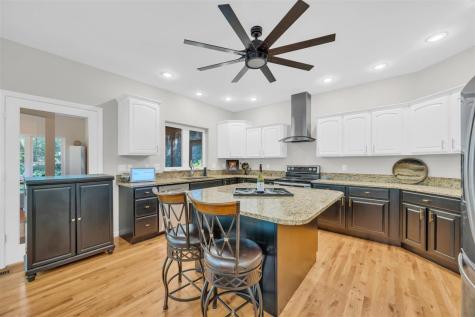 2722 NW Royal Oaks Drive Swisher IA 52338