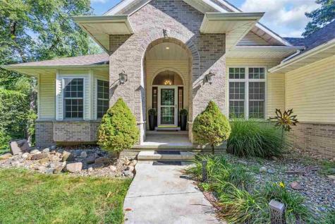 2722 NW Royal Oaks Drive Swisher IA 52338