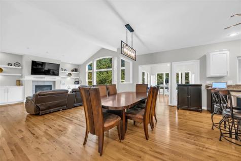 2722 NW Royal Oaks Drive Swisher IA 52338