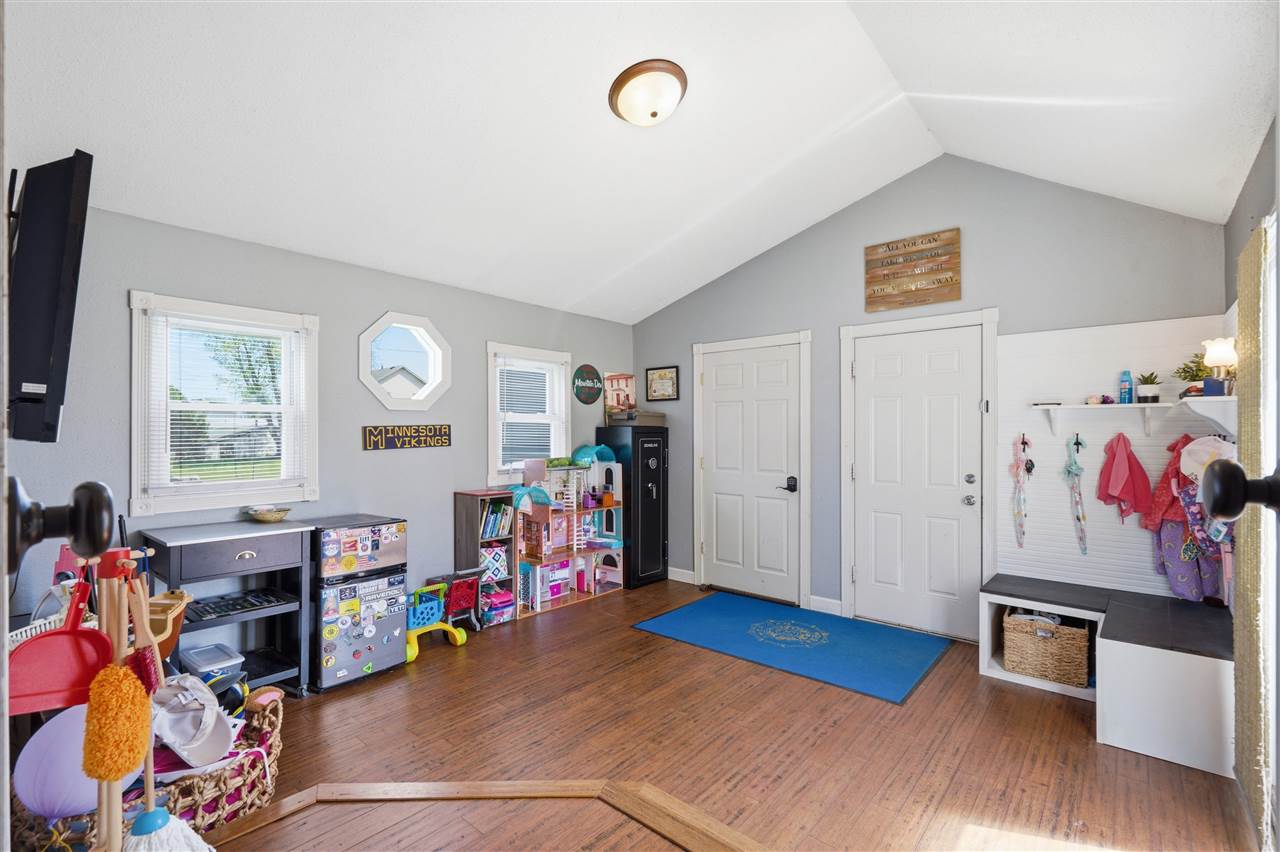 107 8th Street Van Horne IA 52346
