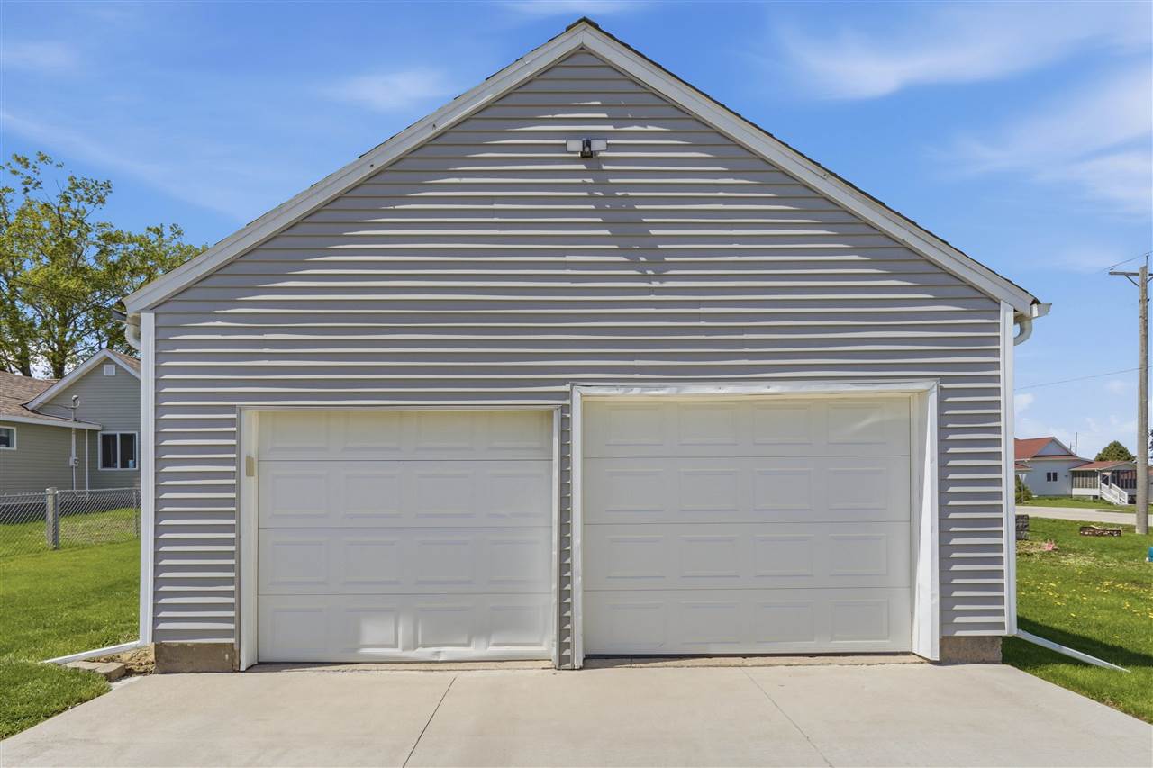 107 8th Street Van Horne IA 52346