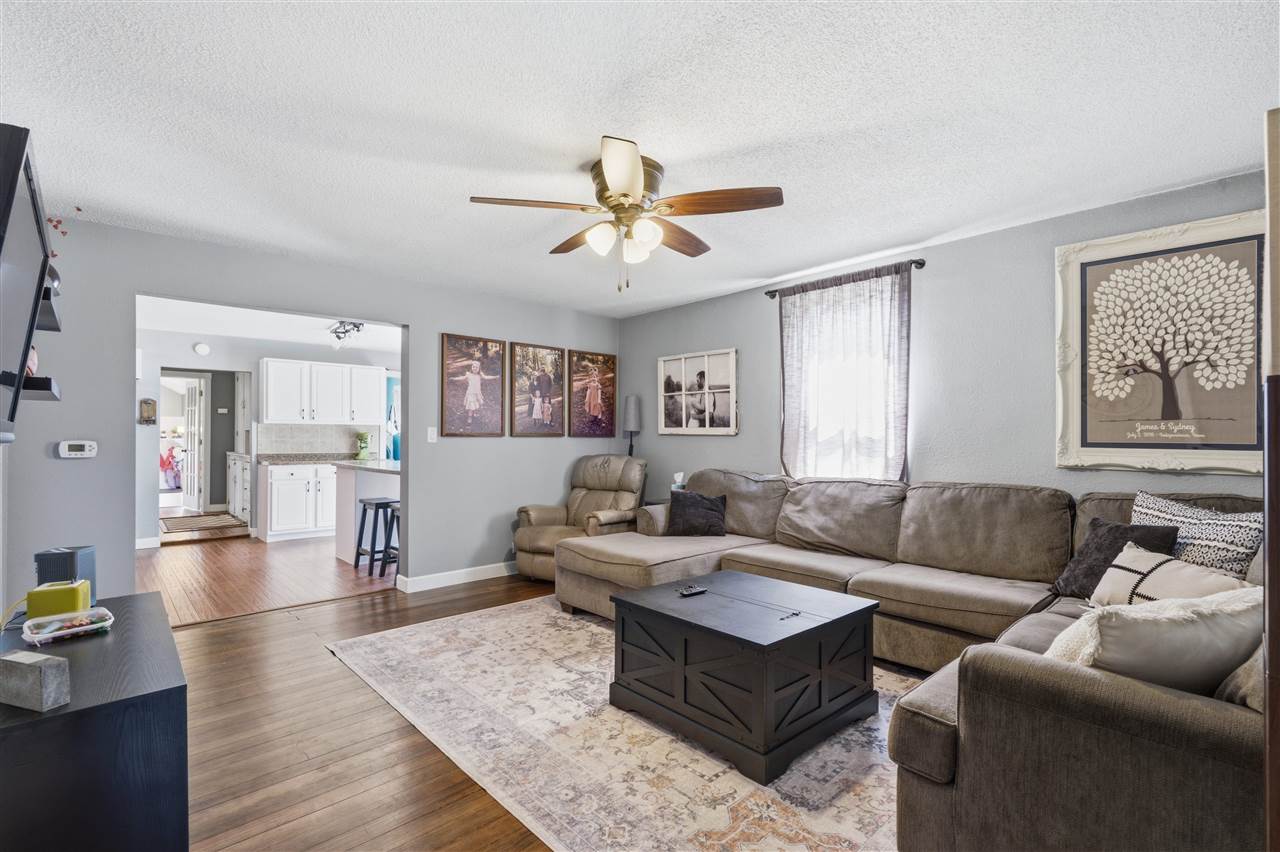 107 8th Street Van Horne IA 52346