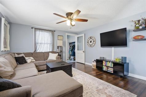 107 8th Street Van Horne IA 52346