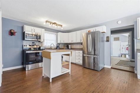 107 8th Street Van Horne IA 52346