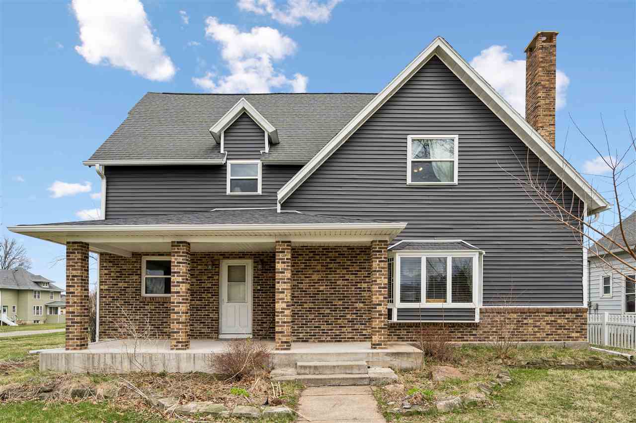 207 6th Street Van Horne IA 52346