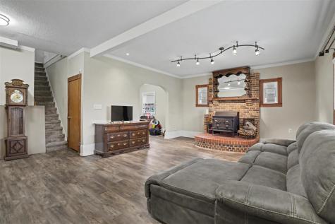 207 6th Street Van Horne IA 52346