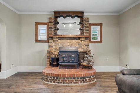 207 6th Street Van Horne IA 52346